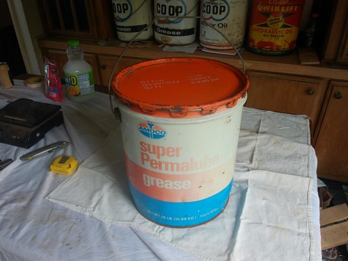 Vintage 1981 gallon oil can - 1981,